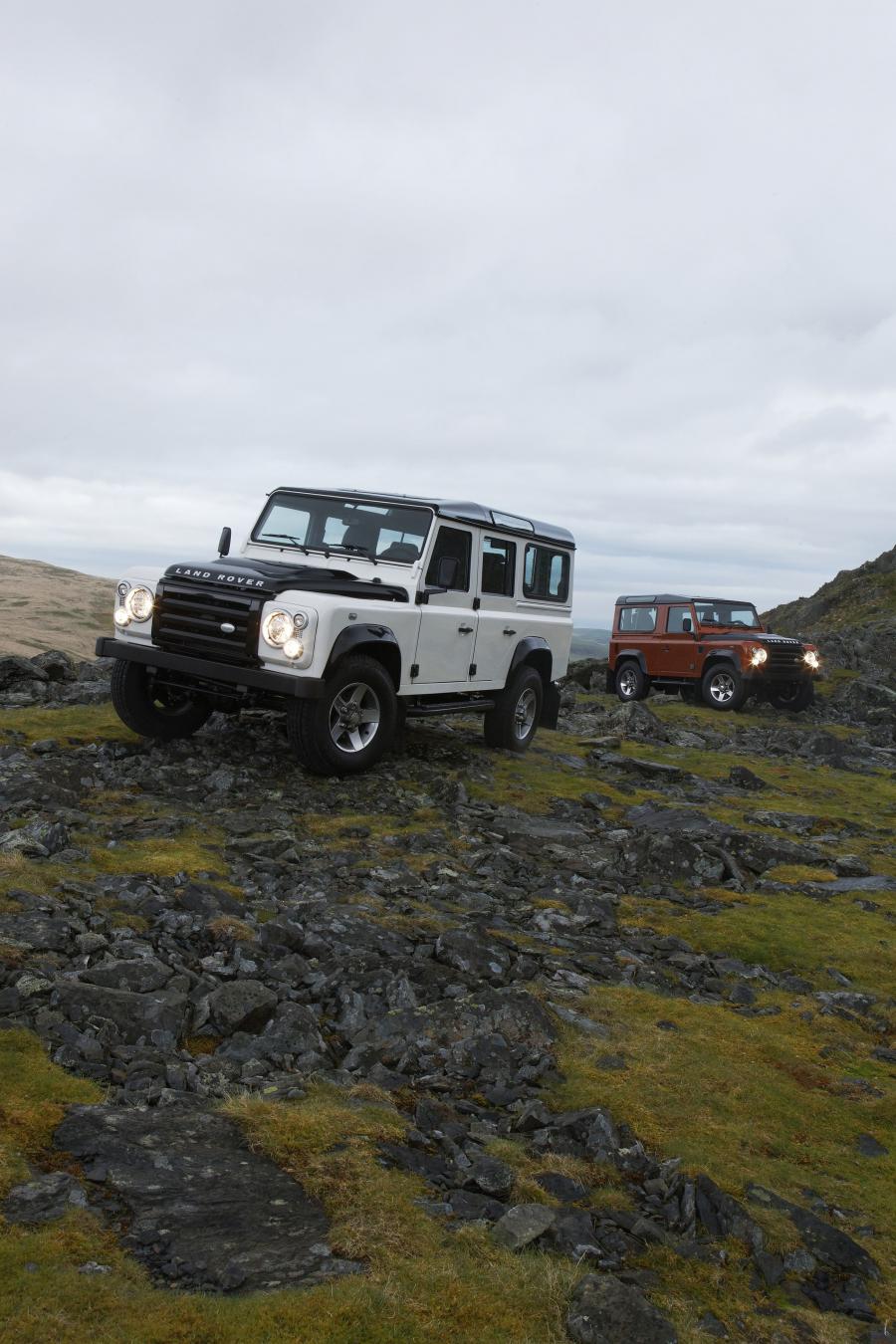  Land Rover Defender 90 Limited Edition Fire 2009 года  (фото 6 из 13)